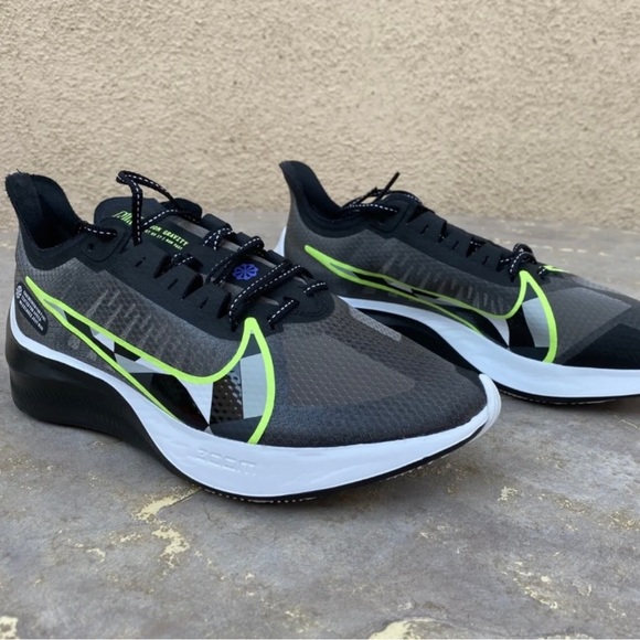 nike zoom gravity black ghost green